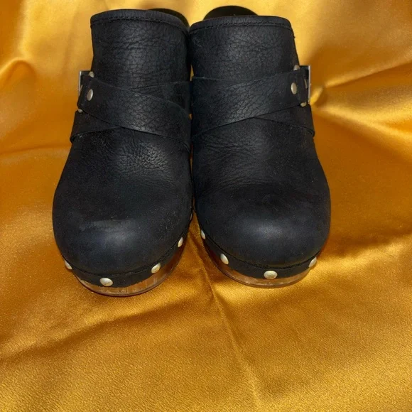 UGG Black Leather Clogs with Wooden Sole - Picture 2 of 7